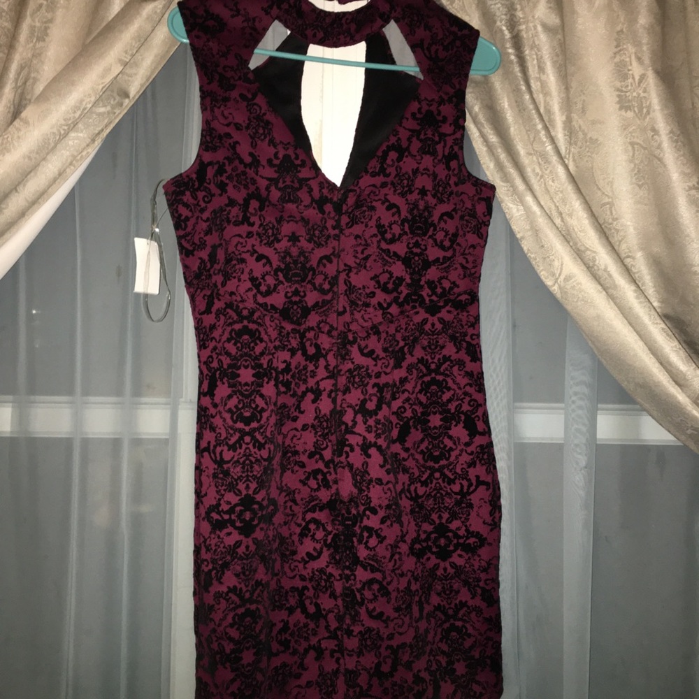 Dress - Picture 2 of 4